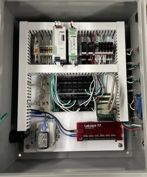 DAQ Box with analog multiplexer