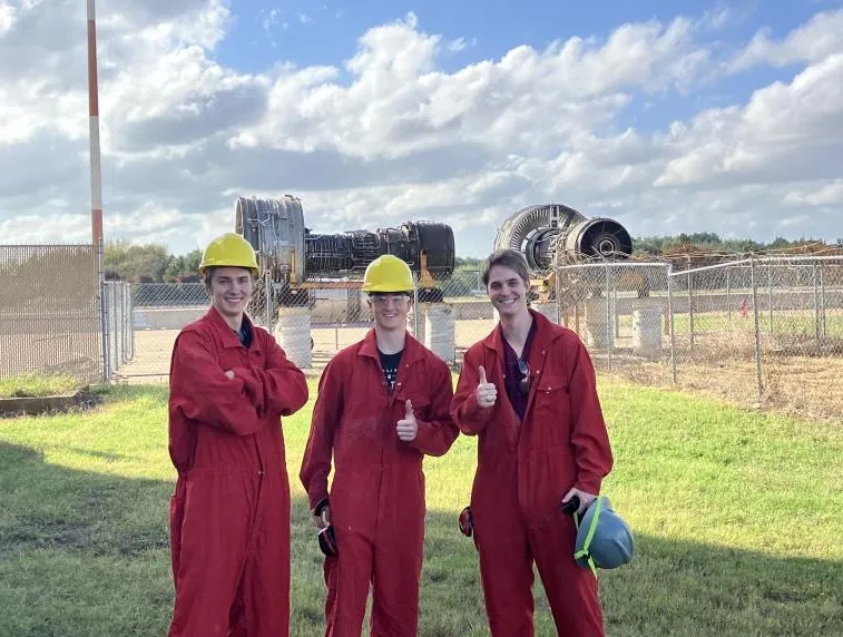 SRT-10 testing operations technicians